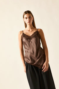 Top largo asimétrico lencero marrón