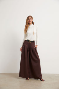 Pantalón ancho pinzas marrón