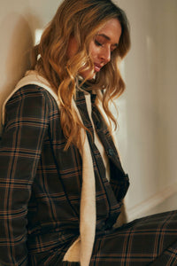 Chaqueta ribetes marrón