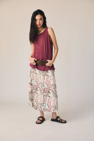 Saia midi paisley com botões frontais