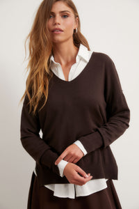 Jersey cuello pico marrón