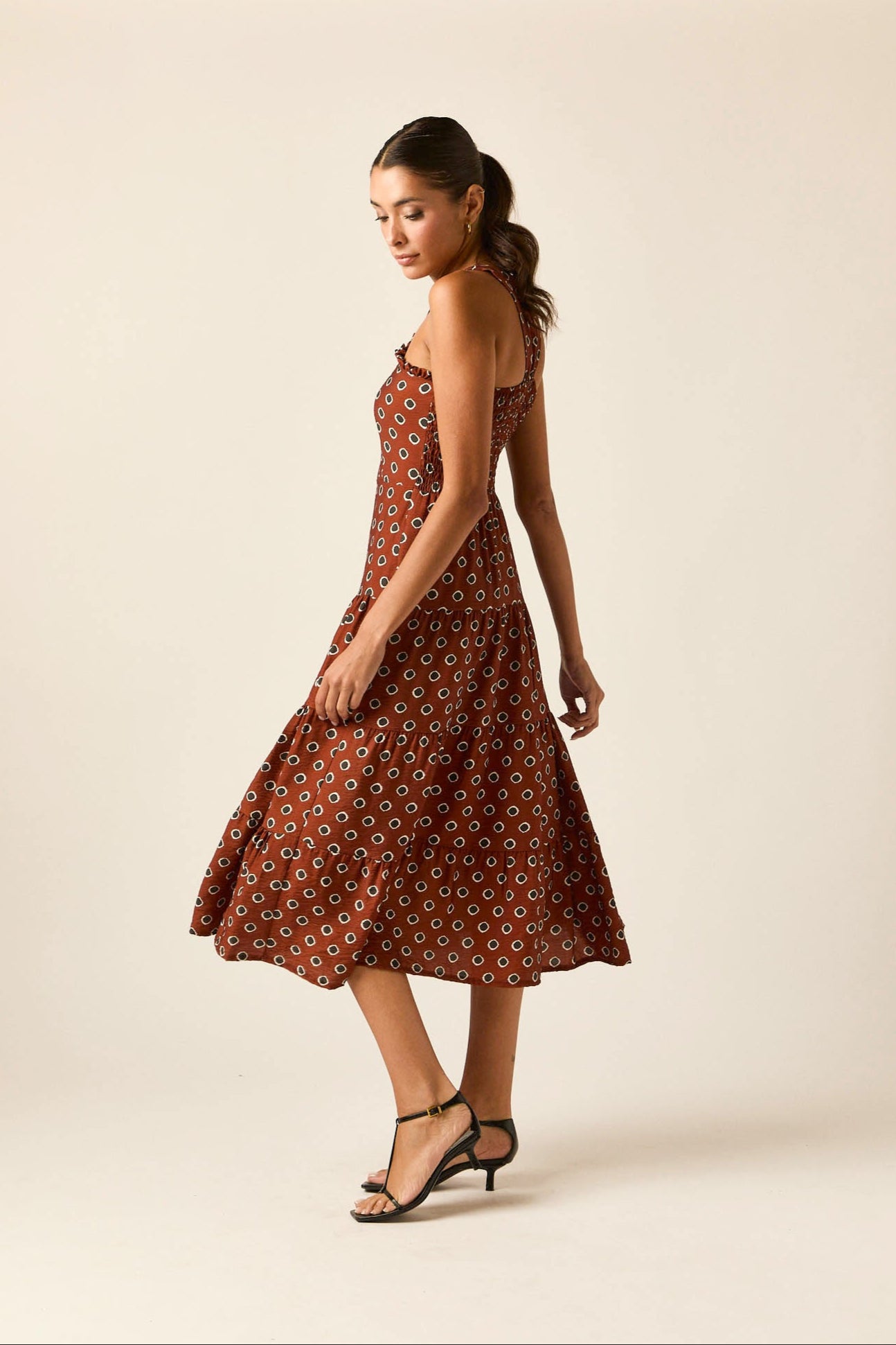 Julia Roberts Vestido Topos Marron Así Es El Conjunto De Lunares