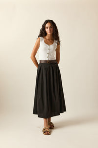 Saia Midi Preta com Cintura Alta e Tecido Fluido