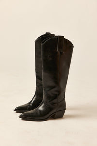 Bota alta cowboy preta com cano alto e bico fino