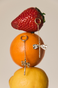 Pendientes de aro con libélula dorada