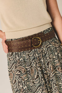 Cinto fajín castanho com tachas