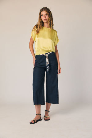 Pantalón cropped denim azul tejano