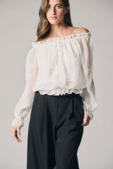 Blusa ombros descobertos bordada