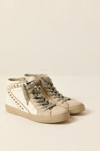 Zapatilla bota tachas blanca