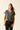 Camiseta básica cuello pico gris antracita