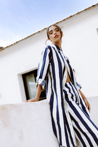 Vestido camisero largo de rayas azul marino