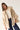 Abrigo capa pelo beige