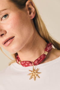 Collar pañuelo estrella rojo