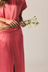 Falda midi de raso fresa