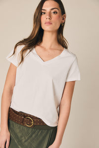 Camiseta básica cuello pico blanco