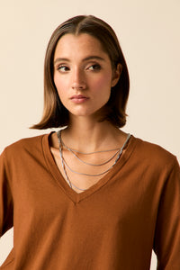 Camiseta manga larga cuello pico camel