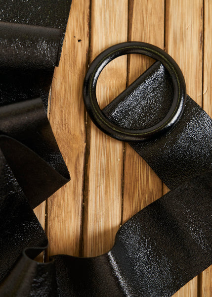 Cargar imagen en el visor de la galería, Cinturón piel brillo negro
