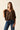 Chaqueta botones raso marrón