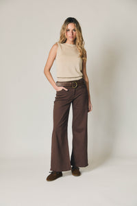 Jeans rectos básicos marrón