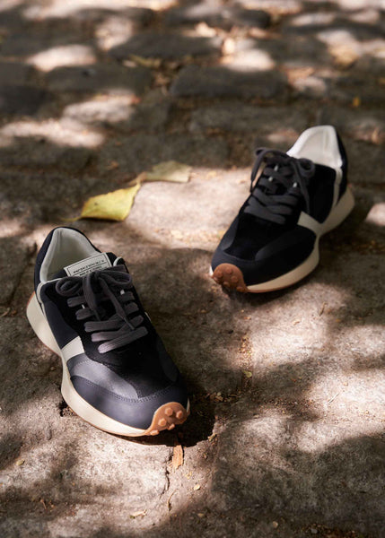 Cargar imagen en el visor de la galería, Zapatilla deportiva negro
