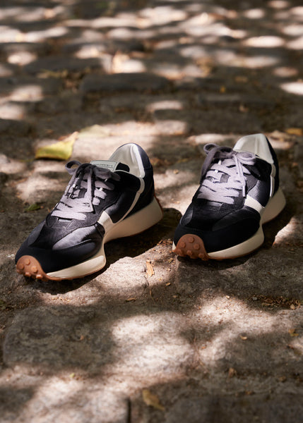 Cargar imagen en el visor de la galería, Zapatilla deportiva negro
