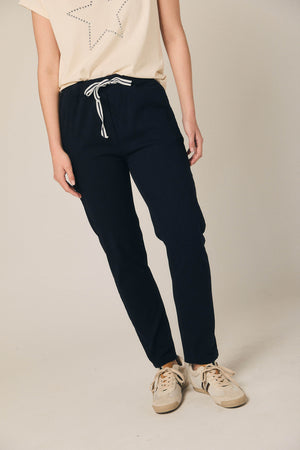 Calças jogger azul marinho com cordão
