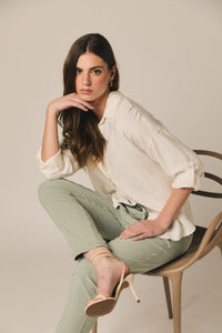 Camisa fluida crua com botões