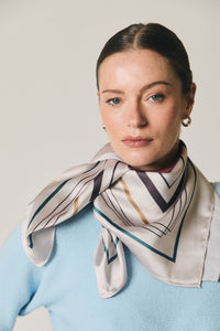 Pañuelo pequeño geométrico crema