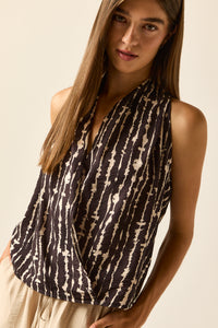 Top halter cruzado marrón