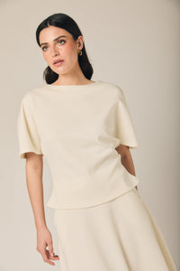 Top creme justo com manga curta