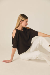 Top de punto cut out marrón