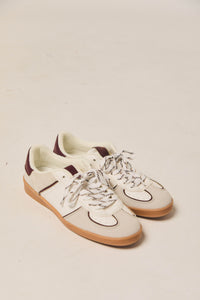 Zapatilla combinada rayas burdeos crudo