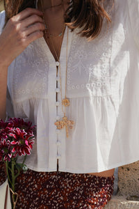 Collar largo con libélula dorada