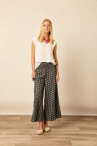 Pantalón ancho estampado hojas contraste