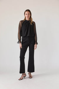 Pantalón sastre campana con cinturón negro