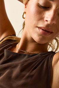Collar dorado corto